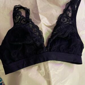Triumph bra black lace excellent condition  Solid Black Lace Bra Size 34 M